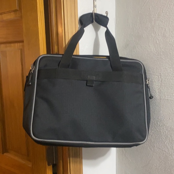 Adidas Bridge City👟Dame 8 sz14+EUC Adidas bag 17x13Lx4.5D - Picture 10 of 16